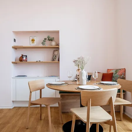 Le Saint Michel,dernier Etage, Vieux Menton, Zone Pietonne *