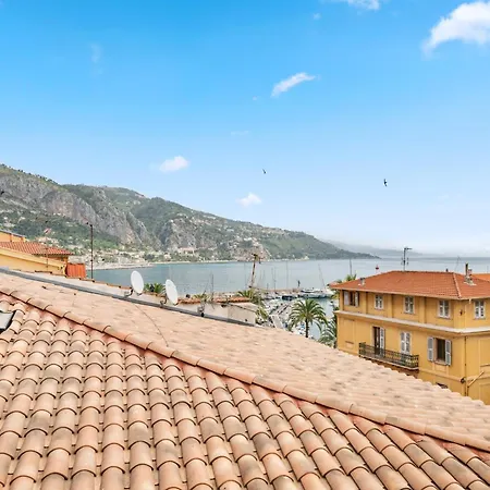 Le Saint Michel,dernier Etage, Vieux Menton, Zone Pietonne Апартаменты *