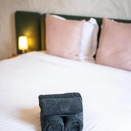 Le Saint Michel,dernier Etage, Vieux Menton, Zone Pietonne * Ментона