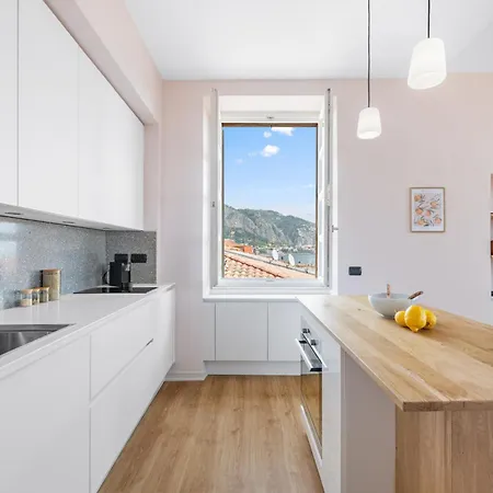 Le Saint Michel,dernier Etage, Vieux Menton, Zone Pietonne Апартаменты Ментона